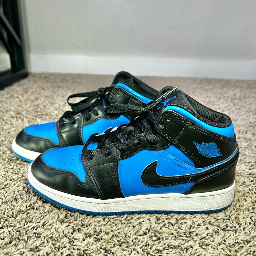 Air Jordan 1 Mid ‘Hyper Royal’ Size 7Y / 8.5W Blue Black  Basketball Shoes